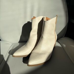 Universal Thread Cream Western-Inspired Ankle Boots | Women’s Size 10